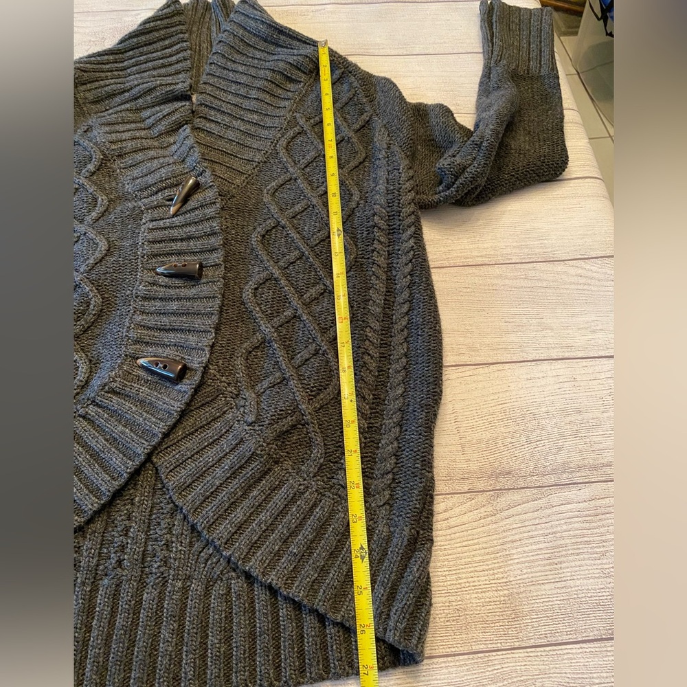 Cozy Gray Cable Knit Sweater - Picture 11 of 12